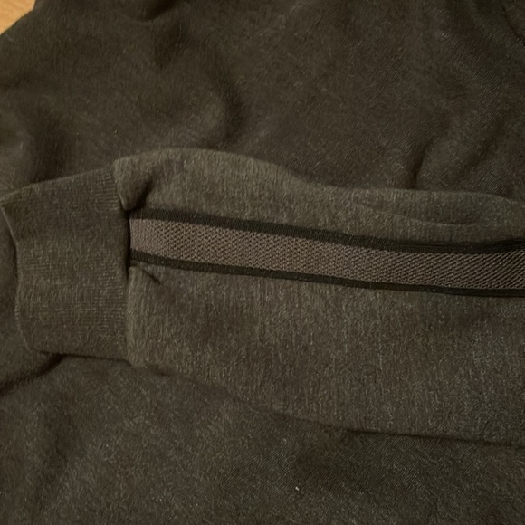 Ellen DeGeneres Love Grey hoodie size 1X, heart sweater, zippered - Picture 7 of 7